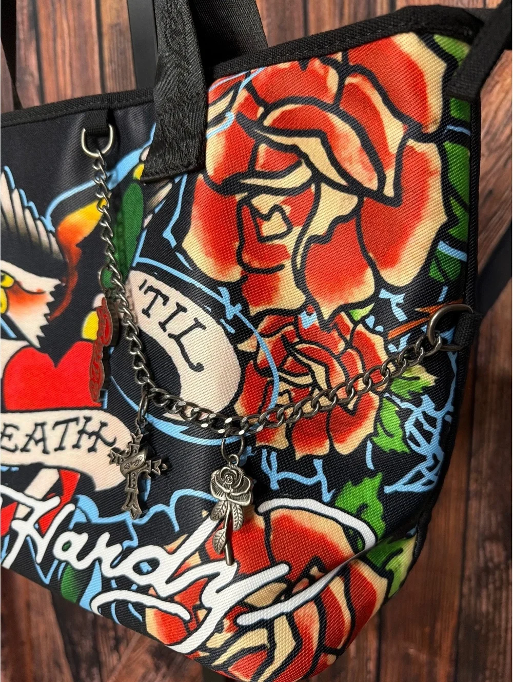 Ed Hardy True til Death Graphic Tote Bag with Charm Chain